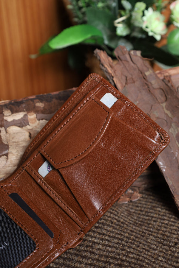 UrbanCoin – Slim Bifold Leather Wallet