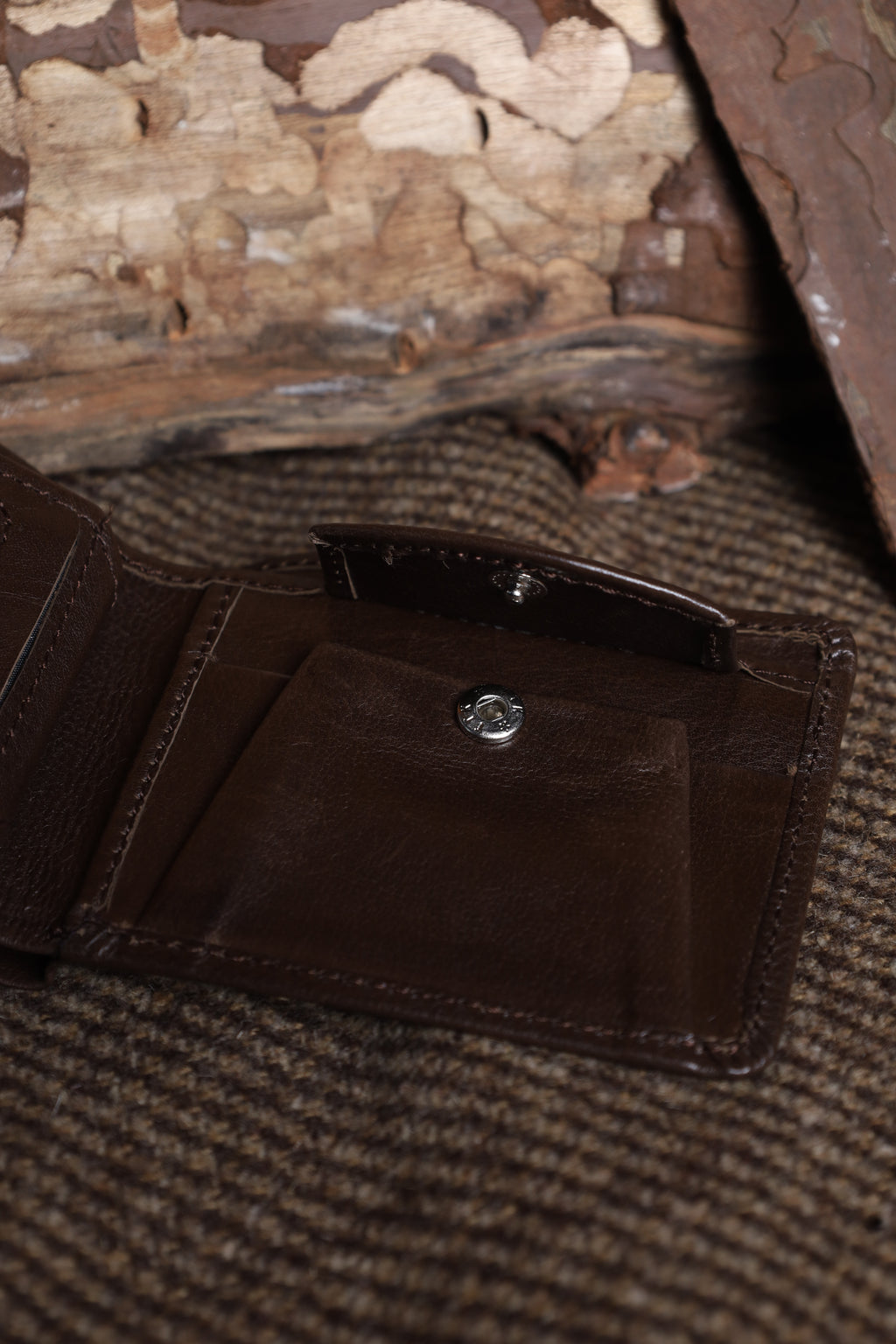 UrbanCoin – Slim Bifold Leather Wallet